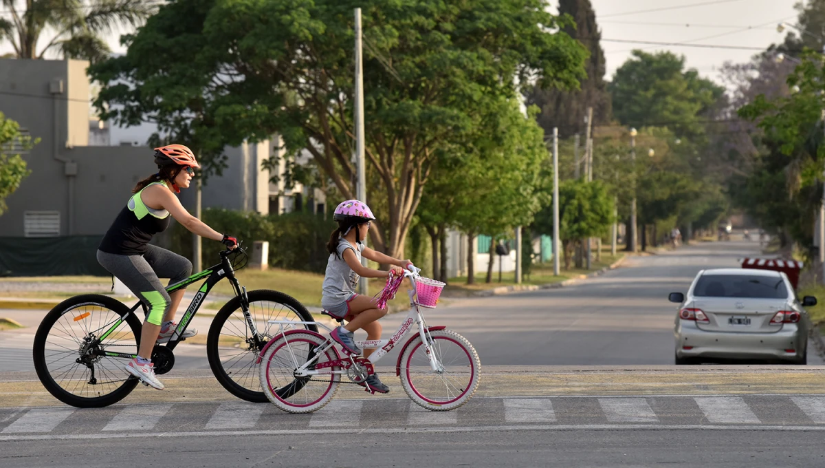 AL AIRE LIBRE. La jornada permitirá salidas para disfrutar de actividades bajo los tenues rayos del sol.