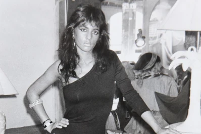 Libertad, eclecticismo y jeans: la moda entrañable de cuando volvimos a votar