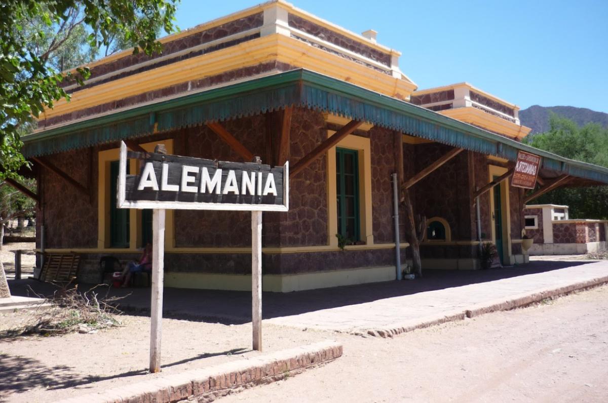 Vacaciones 2023/24: conocé el pueblito fantasma del norte que tiene una increíble cascada