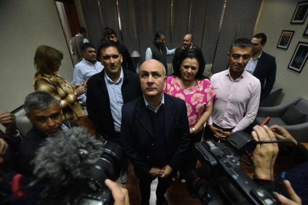 En Concepción, Molinuevo se reunió con los concejales para “limar asperezas”