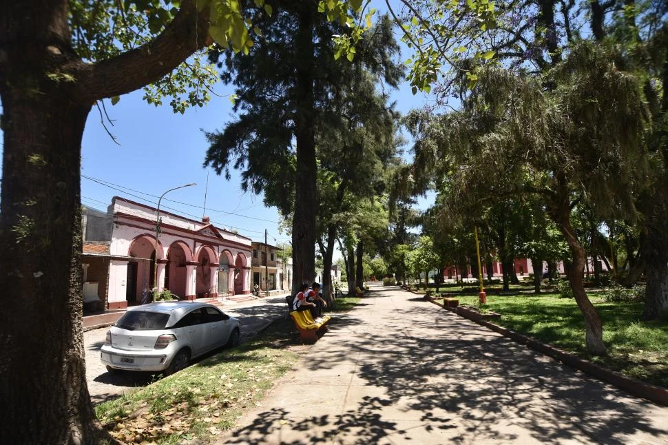 UNA VILLA DONDE REINA LA TRANQUILIDAD. Medinas ofrece un paisaje urbano con viejas construcciones y espacios abiertos para el visitante. LA GACETA / FOTOs DE Osvaldo Ripoll