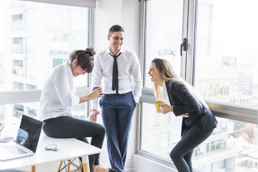 La socialización juega un rol clave al momento de hacer más o menos feliz un trabajo