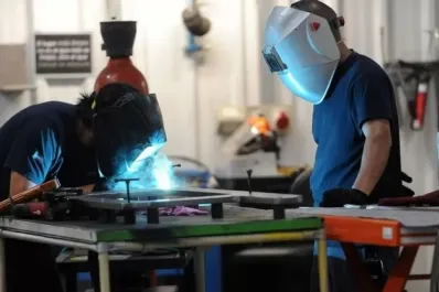 La actividad industrial prolongó su retroceso: cayó 3,6% en septiembre interanual