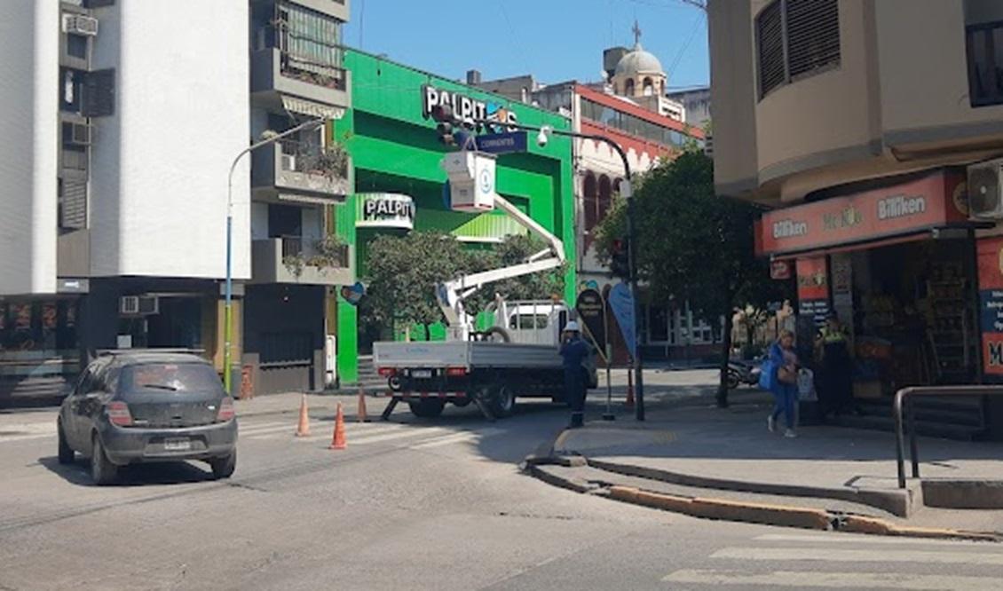 REPARACIÓN DE SEMÁFOROS EN EL MICROCENTRO DE LA CAPITAL