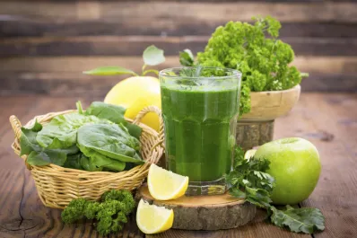 Estos son los tres batidos de frutas y verduras que mejoran la visión de forma natural