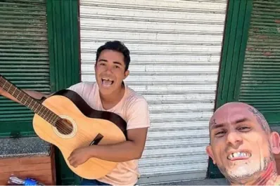 El emocionante gesto de Emanuel Noir con un cantante callejero que fue aplaudido por todos