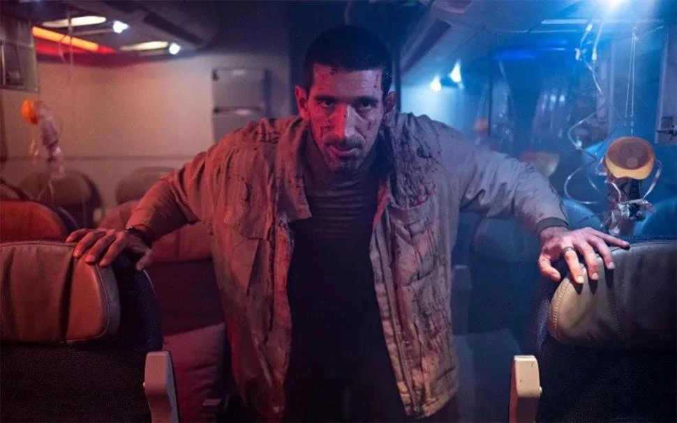 PELIGRO DESDE LAS ALTURAS. “Atentado en el aire”, filme contra reloj.