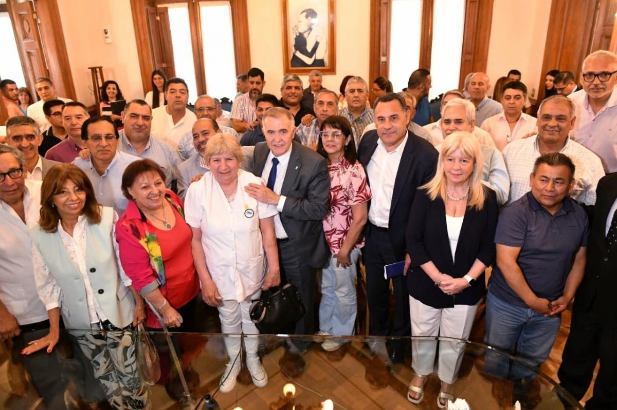 La Provincia pagará $40.000 como anticipo de paritarias a los estatales