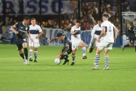 Atlético Tucumán se aprovechó de un “lobo” urgido y sumó tres puntos cruciales para su objetivo de llegar a la Copa Sudamericana