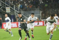 Atlético Tucumán se reencontró a sí mismo, volvió a sonreír y el sueño internacional quedó al alcance de la mano