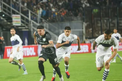 Atlético Tucumán se reencontró a sí mismo, volvió a sonreír y el sueño internacional quedó al alcance de la mano