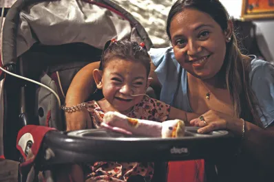 La lucha de Rosarito: la niña tucumana tiene cinco años y sufre una rara enfermedad