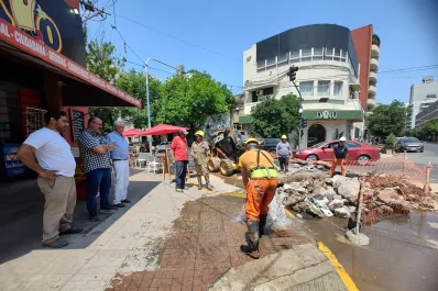 Reparan una importante fuga de agua en Barrio Sur