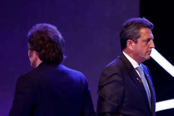 Relato contra relato