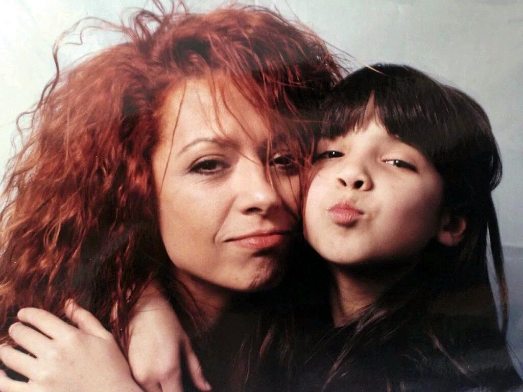 ASÍ. Marta es hija de la unión de Patricia con Oscar Mediavilla. Nació en 1988.