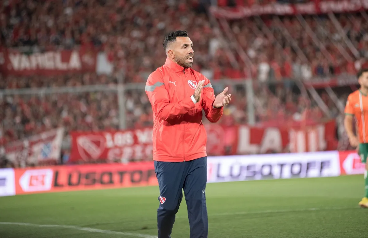 ENOJADO. Carlos Tevez no ocultó su enojo con la hinchada de Independiente. FOTO TOMADA DE X.