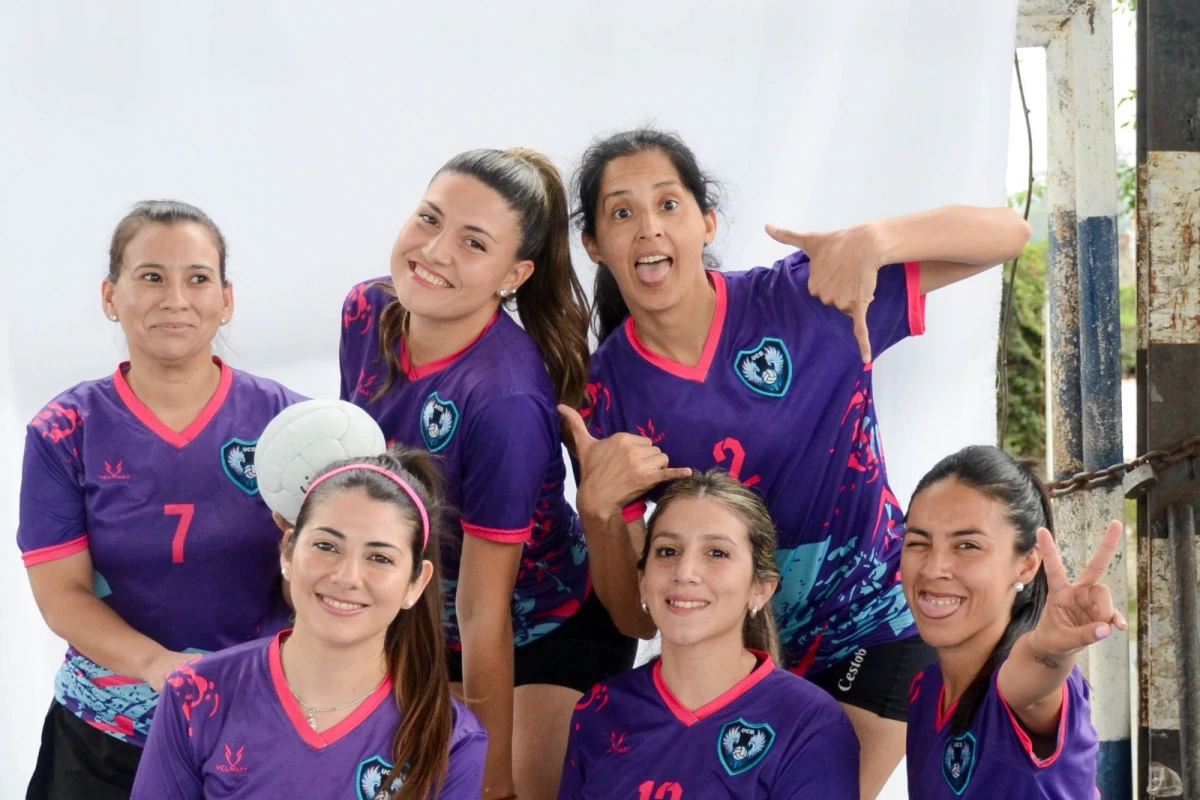 AMBICIOSAS. Las famaillaenses de Unión Cestoball aspiran a ganar el título. FOTOS DE MATÍAS SALVATICO