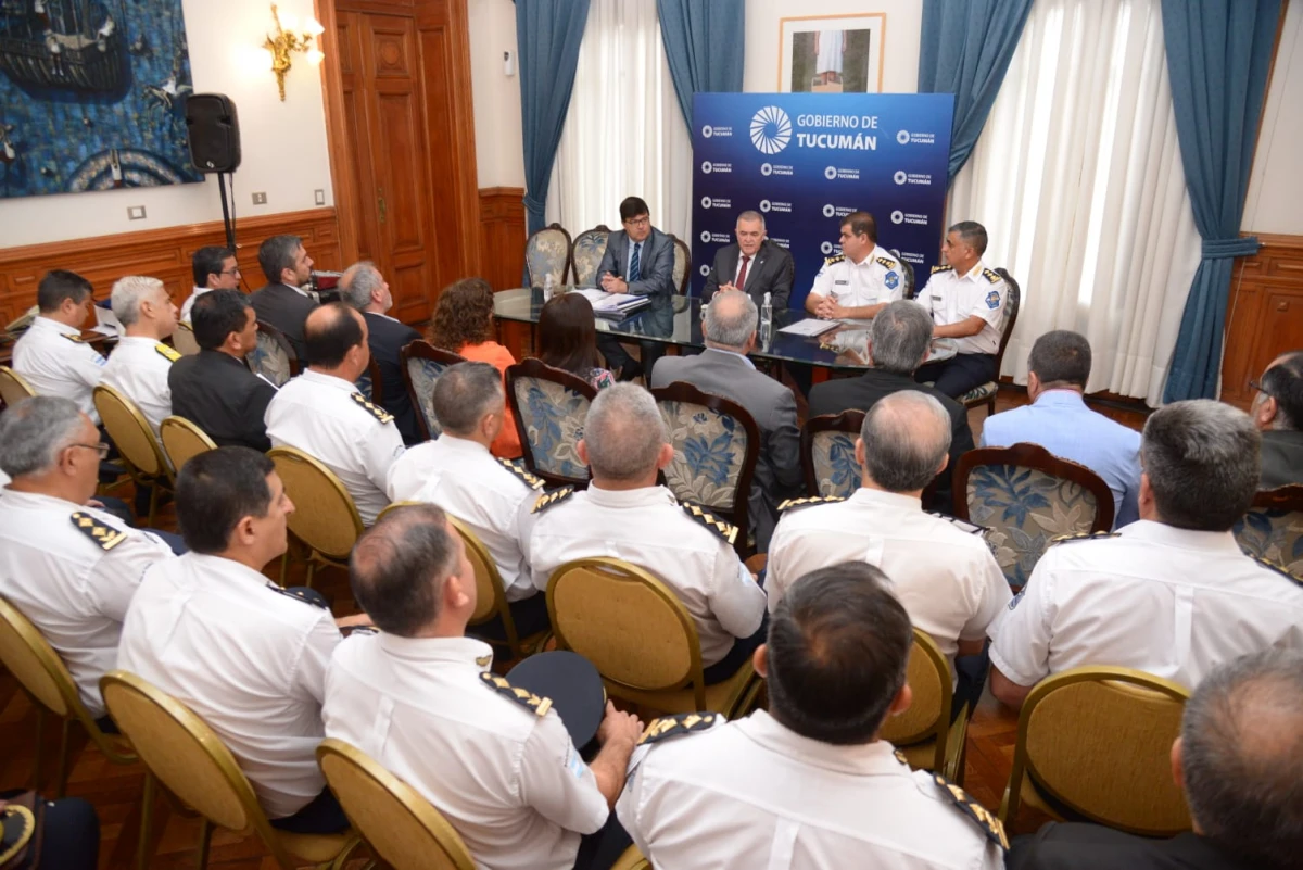 Reunión entre Jaldo y la cúpula de Seguridad. FOTO COMUNICACIÓN PÚBLICA