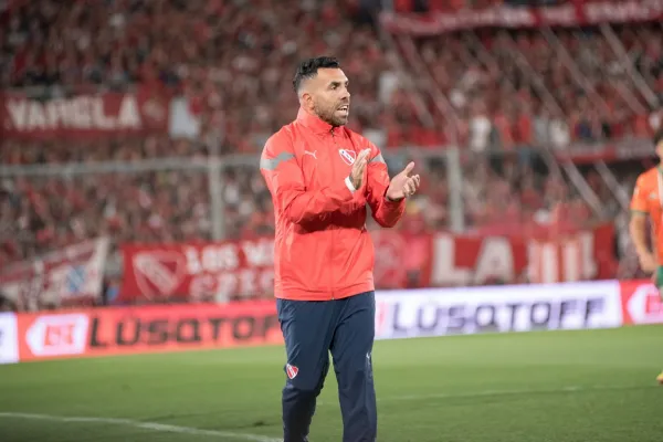 La furia de Carlos Tevez con los hinchas de Independiente