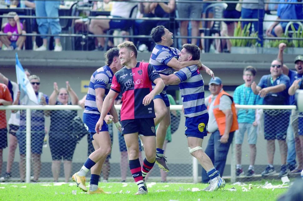 DINÁMICA PURA. El Torneo del Interior le ofreció mayores espacios a Universitario, que supo desplegar su mejor rugby. LA GACETA / FOTOs DE INÉS QUINTEROS ORIO