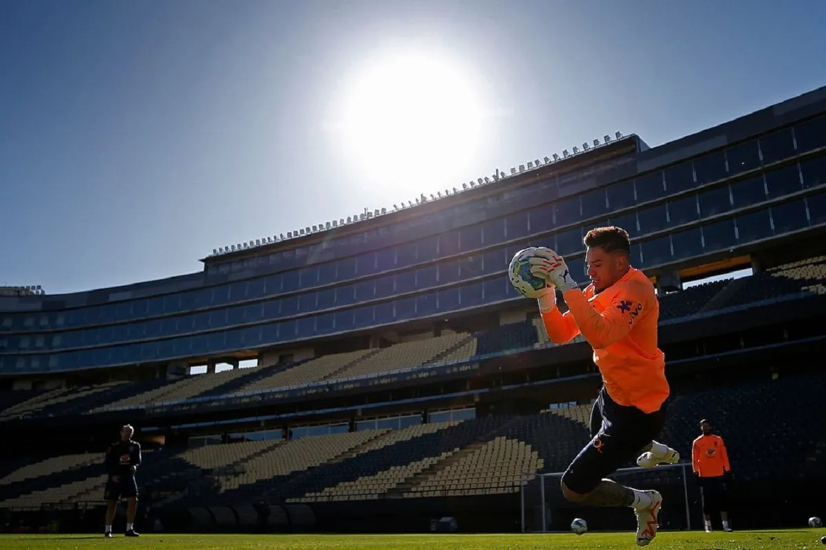 AUSENTE. Ederson se lesionó ante Chelsea y no podrá ser de la partida ante Colombia y Argentina. FOTO TOMADA DE INSTAGRAM.