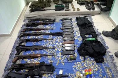 Israel aseguró que encontró municiones, armas y equipos militares en un hospital de Gaza