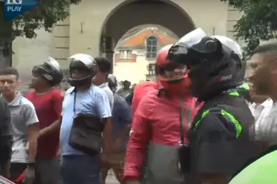 Fuerte cruce entre choferes y usuarios de UBER con inspectores del Sutrappa y taxistas