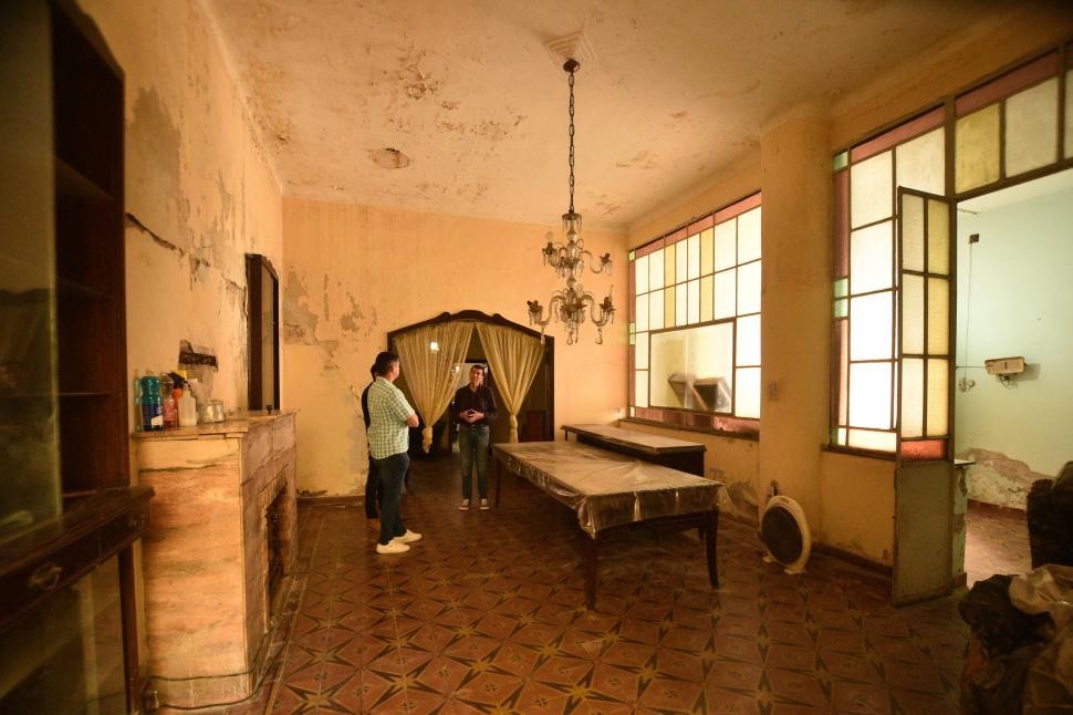 UNA MUESTRA DE LA SENCILLEZ FAMILIAR. Así lucía el comedor de los Riera en la casa de Bella Vista.