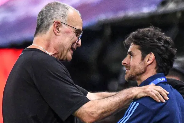 El emotivo abrazo entre Pablo Aimar y Bielsa: qué se dijeron en medio del abrazo
