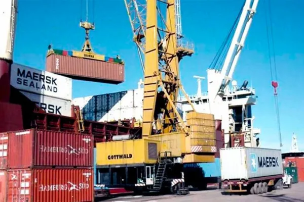 El intercambio comercial dejó un déficit de U$S454 millones durante octubre