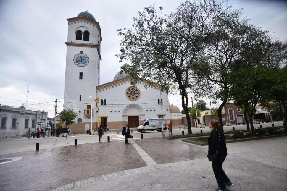 ESQUINA ICÓNICA. Se colocaron pisos y contrapisos antideslizantes.