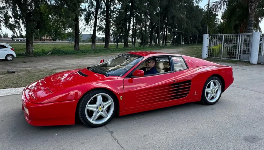 La única Ferrari 512 Testarossa que hubo en los 90s en el país volvió a su casa: Tucumán