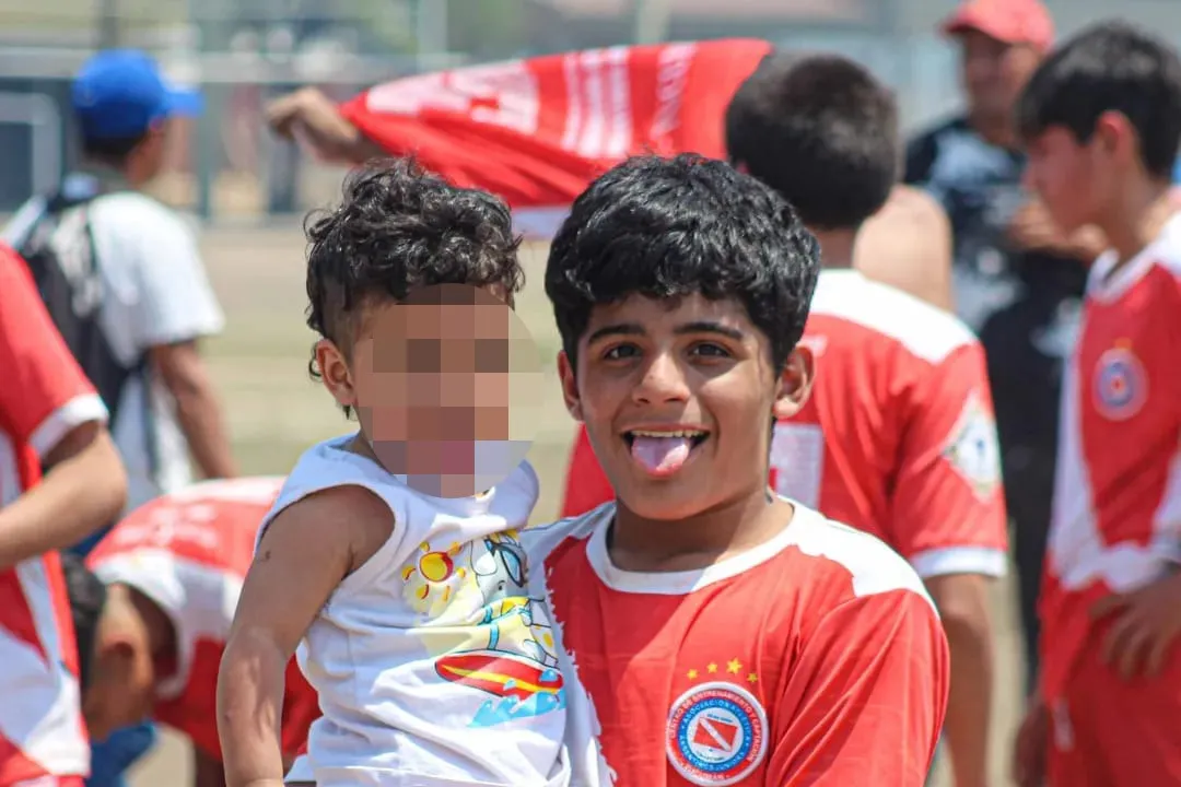 DESCONSUELO. Agustín Lazarte de 14 años jugaba en la filial de Argentinos Juniors y tenía previsto viajar a Buenos Aires para una prueba.