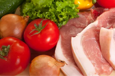 Los riesgos de una dieta basada en alimentos crudos
