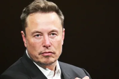 Elon Musk en el centro de las críticas por un posteo antisemita en X