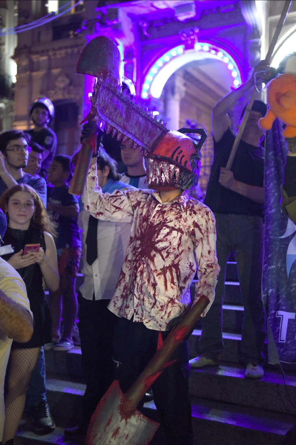 La noche en la que la plaza Independencia fue libertaria