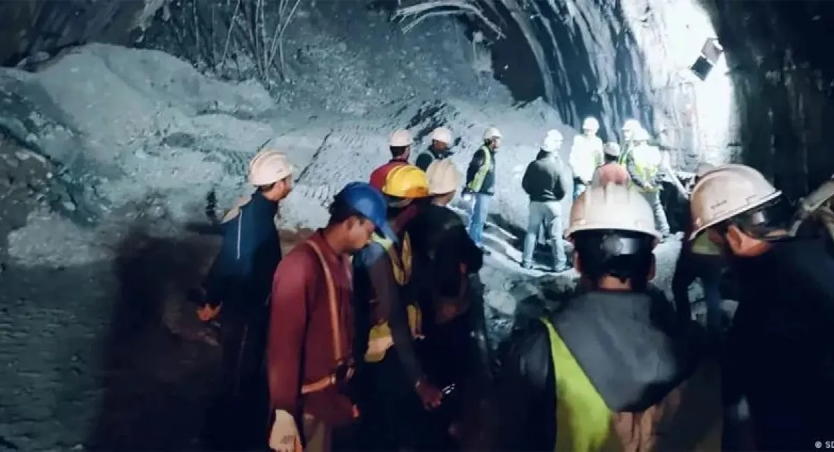 Logran tomar las primeras imágenes de los obreros atrapados en un túnel en la India