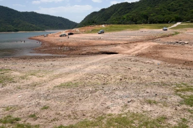 Se acentúa la escasez de agua en Tucumán y hay familias que se mudan de barrios