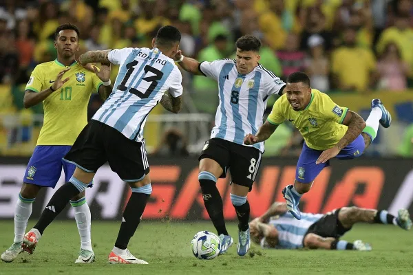 Argentina derrotó a Brasil en el Maracaná en un tenso partido