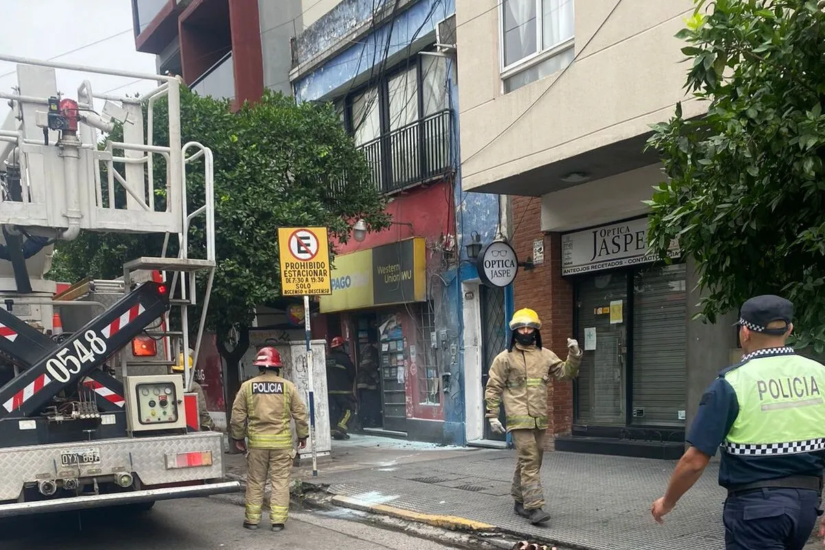 Se incendió un medidor de energía eléctrica en un local comercial céntrico