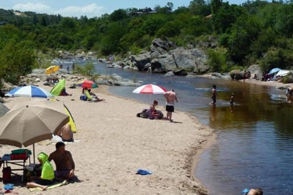 Vacaciones 2023/24: descubrí el paraíso cordobés con aguas cristalinas y playas para toda la familia