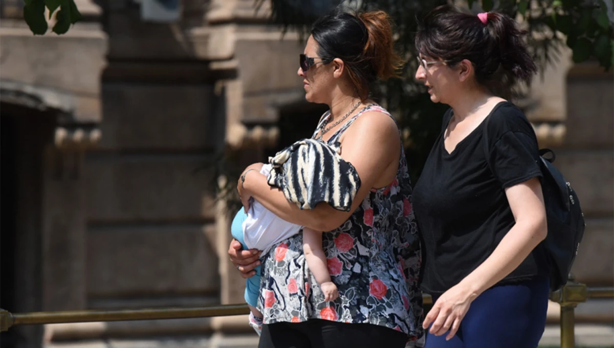 POCO A POCO. Las altas temperaturas regresarán a Tucumán a partir de mañana.