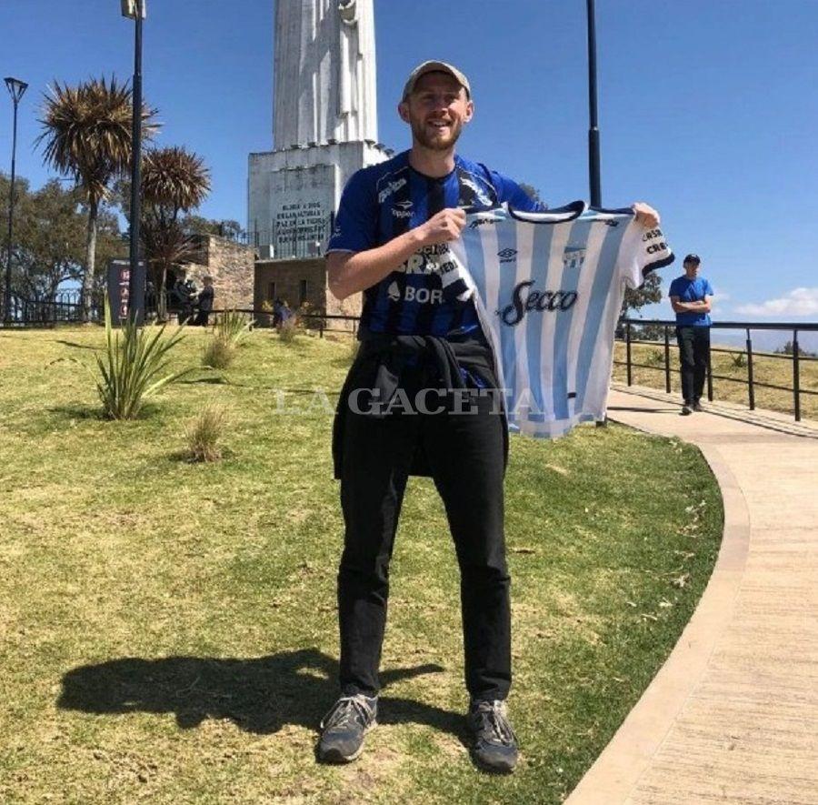 DESDE YORK. Kieran, hincha de Liverpool, alentó al 