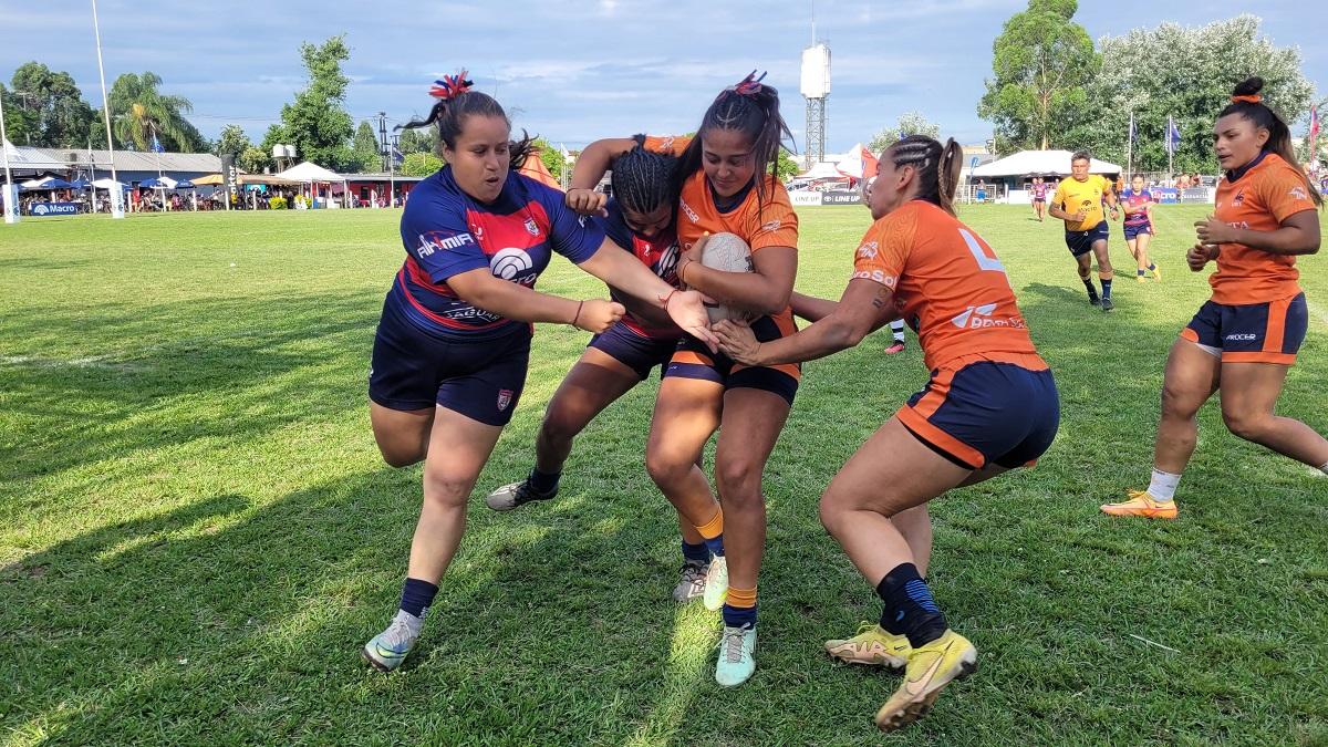 FEMENINO. También hubo acción de los seleccionados tucumanos, Aguará Guazú y Catamarca Rugby.