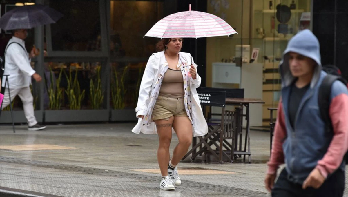 CALUROSO. El SMN anunció mucha nubosidad, además del aumento de la temperatura durante el resto de la jornada.