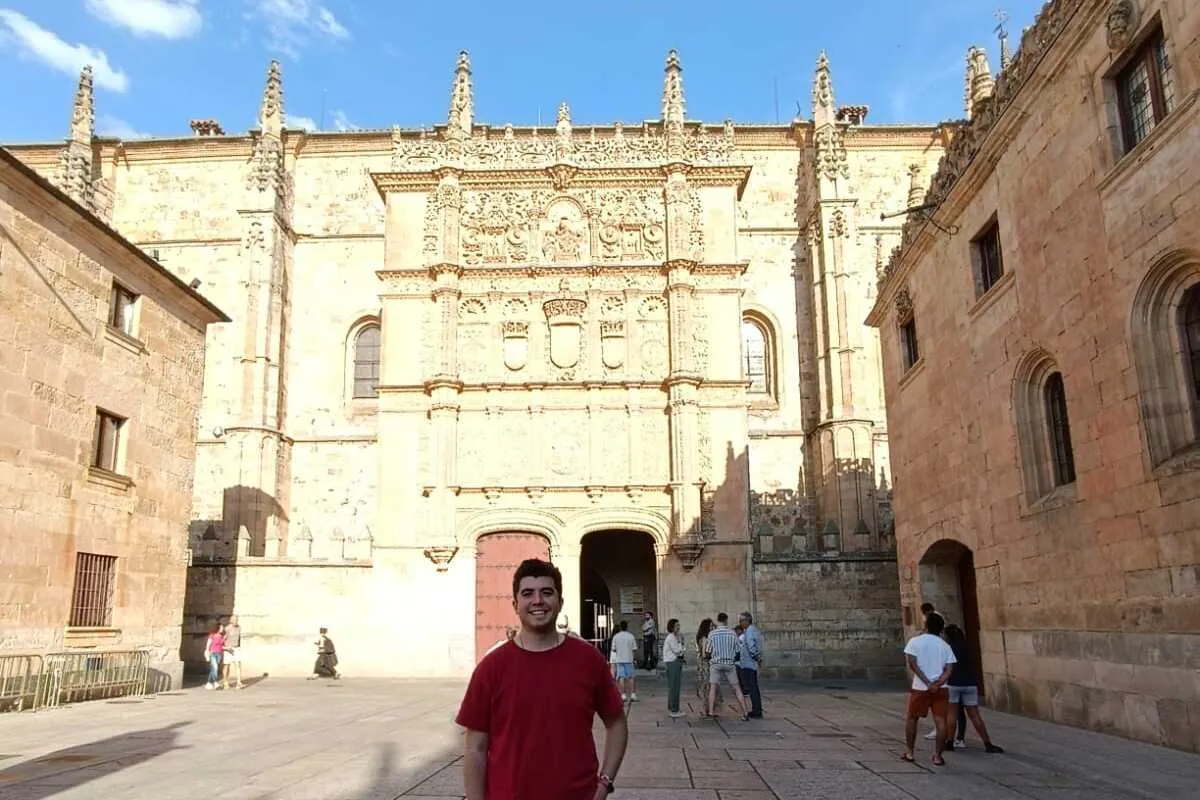 CIENTOS DE AÑOS DE HISTORIA. Salum Arquez en Salamanca, una de las universidades más prestigiosas del mundo.