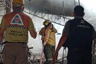 Incendio en el Mercado Persia: el bombero tiene casi el 40% del cuerpo quemado y sigue grave