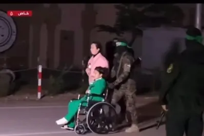 Hamas libera por primera vez a rehenes argentinos y acuerda extender la tregua