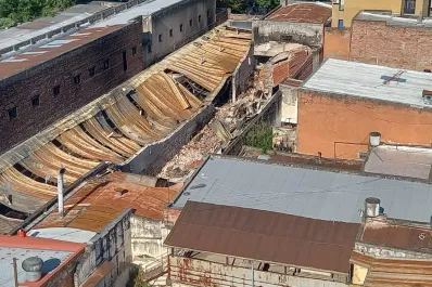 Comenzaron las tareas para determinar si hay peligro de derrumbe en el Mercado Persia