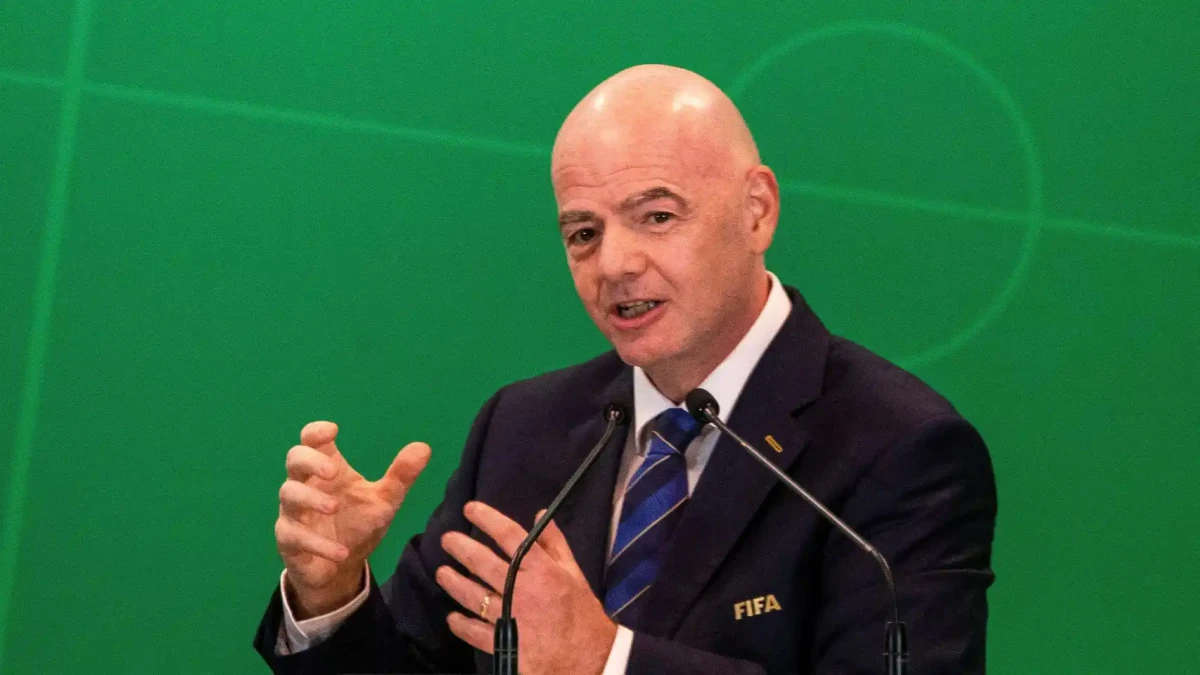 Nuevas reglas en el fútbol: expulsiones temporales, cámaras corporales y capitán como único interlocutor con el árbitro